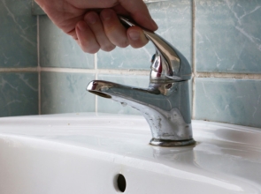 Zona centrală a Piteștiului – FĂRĂ APĂ potabilă! Mii de consumatori sunt afectați