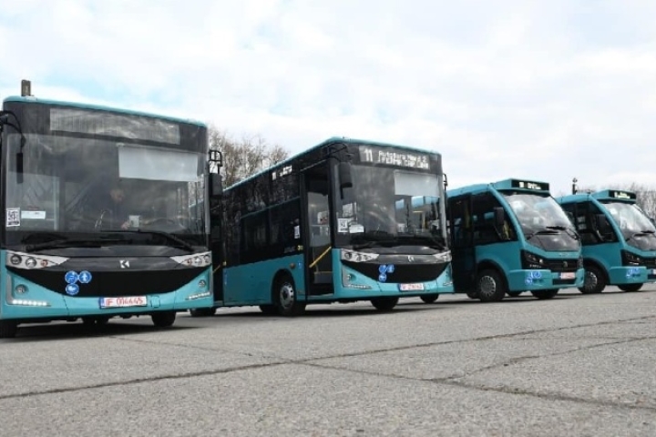 Autobuze_Publitrans_metropolitan.jpg