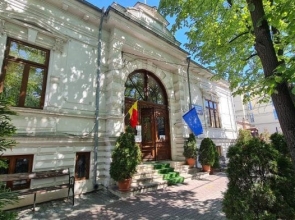 Tradiția se învață, se păstrează și prinde viață prin noile generații! Centrul „Doina Argeșului” deschide înscrierile la cursul de Țesut – Cusut