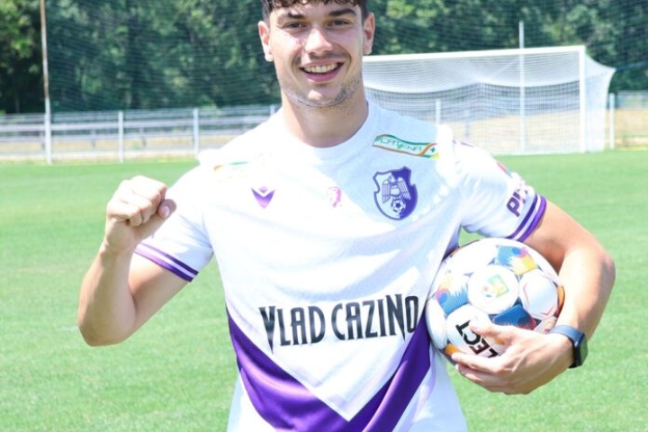 Jakov-fc-arges-e1753093576359-696x704-1.jpg
