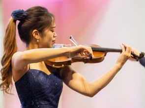 Wakana Kimura, laureata Concursului Internațional „George Enescu”, revine la Filarmonica Pitești