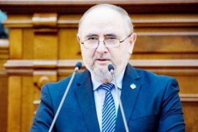 danut-bica-tribuna-interpelare.jpg