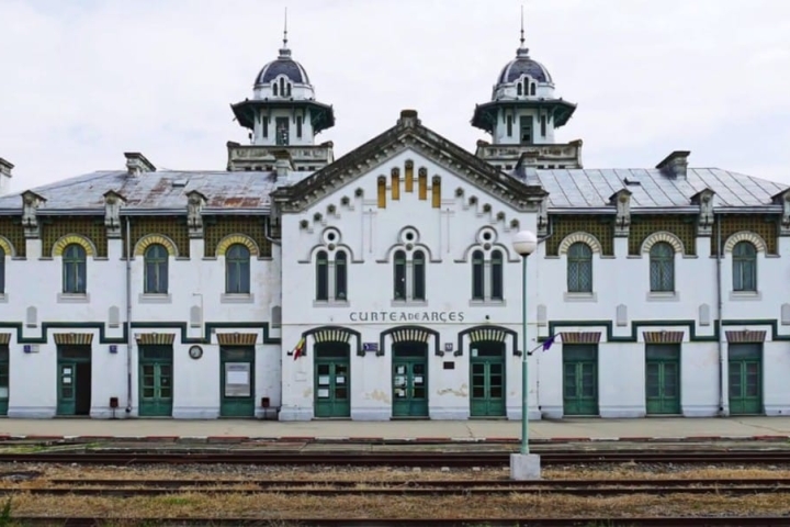 gara-curtea-de-arges.jpg